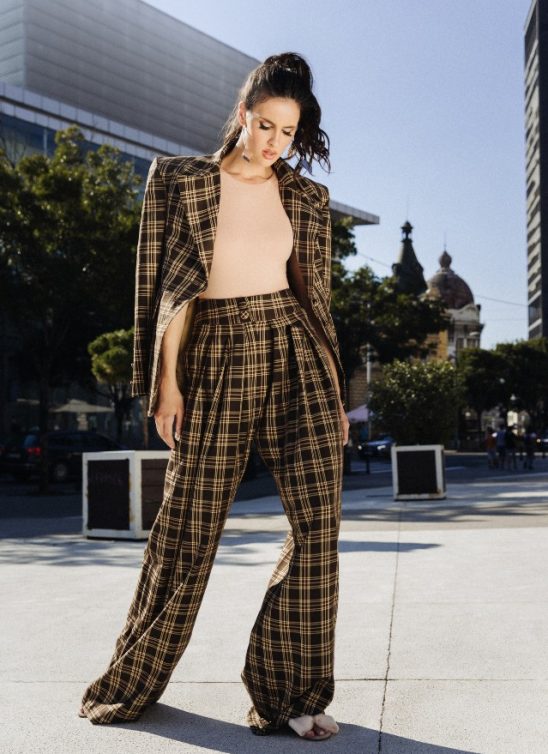 Rukavi naglašenih ramena su u trendu – a evo i kako da ih nosiš!