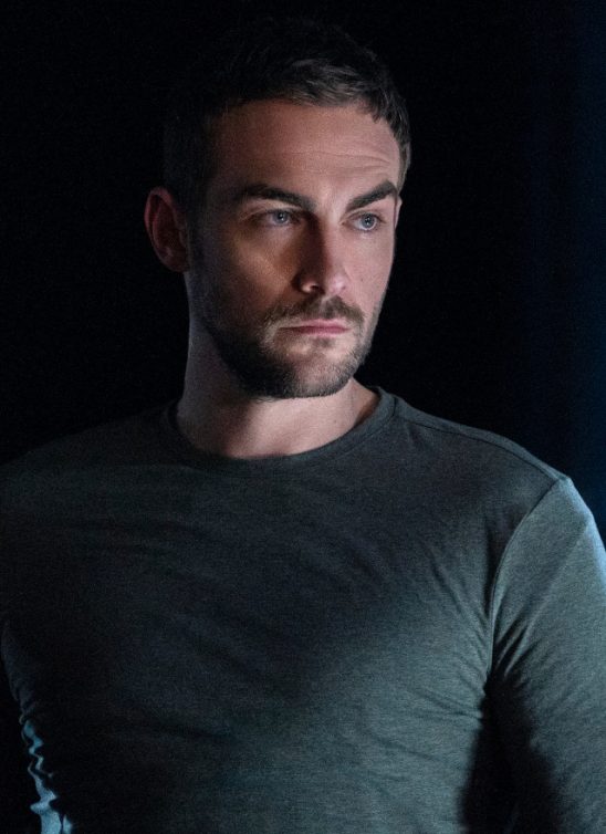 Popularni britanski glumac Tom Austin u ulozi demona u seriji “Helstrom”