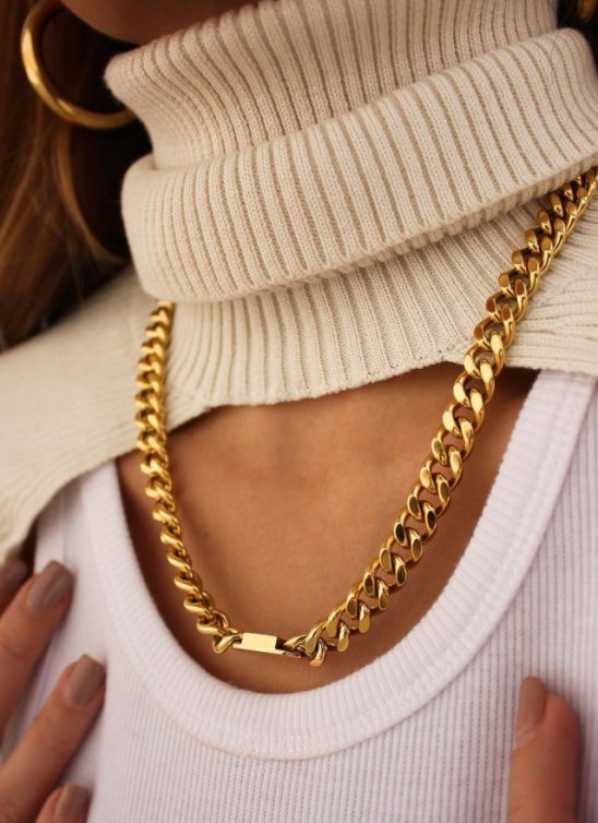 Ove sezone volimo zlatni nakit – a evo i kako da ga nosite!