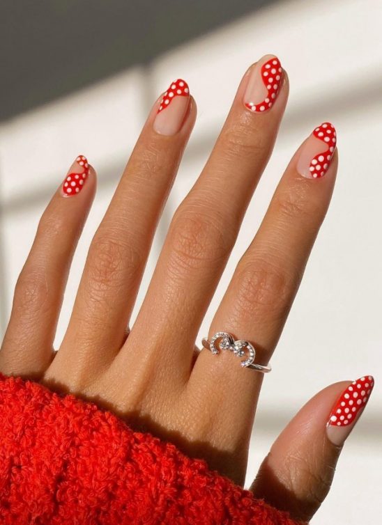 Ovo je 8 novih šik načina na koje možete nositi klasični, crveni lak za nokte