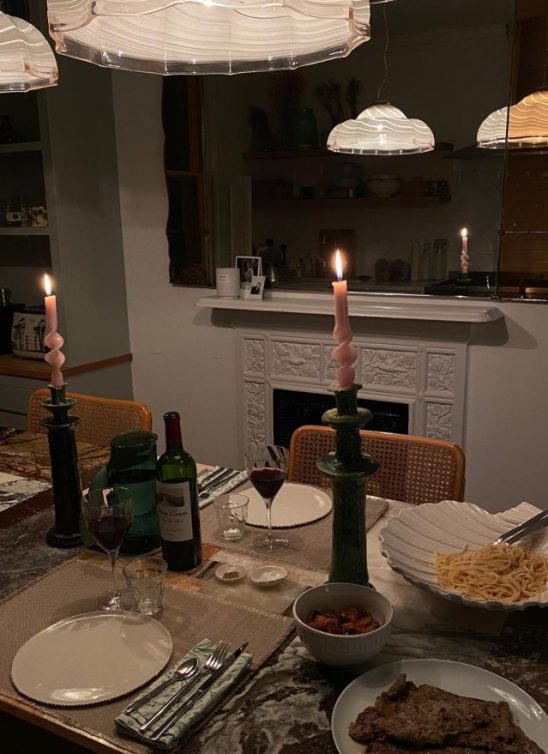 Ovo su saveti Parižanke Camille Charrière za savršenu večeru za prijatelje u stanu