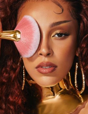 Muzičarka Doja Cat lansirala je svoju liniju šminke za BH cosmetics