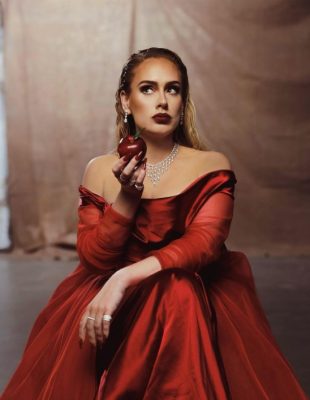 3 iconic haljine koje je Adele nosila u spotu za hit singl “Oh My God”