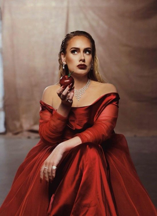 3 iconic haljine koje je Adele nosila u spotu za hit singl “Oh My God”