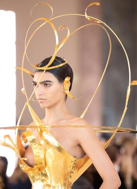 Spring 2022 couture: Christian Dior i Schiaparelli su u velikom stilu otvorili sezonu visoke mode