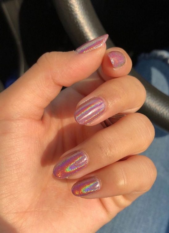 “Chrome nails” je trend koji morate da isprobate sledeći put kad odete na manikir