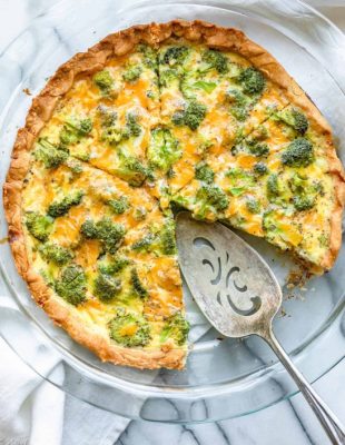 Recept za brzu večeru – pripremite kiš sa feta sirom i brokolijem za samo pola sata