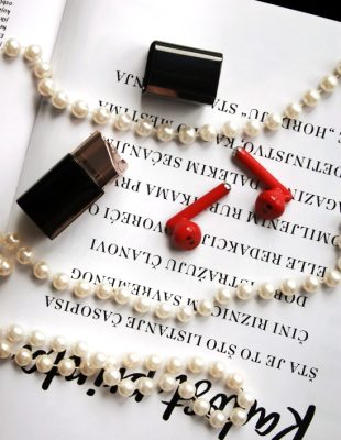 Predstavljamo vam Lipstick slušalice, obavezan aksesoar za svaku elegantnu damu