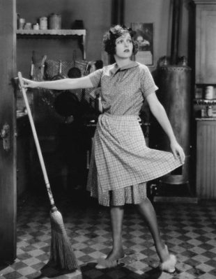 Neplaćeni rad i zašto ženama ne treba “pomagati” u kućnim poslovima
