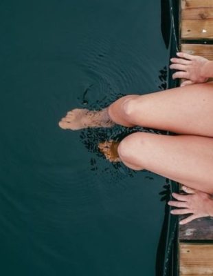 Da li menstruacija zaista privremeno staje kad si u vodi ili je samo takav osećaj?