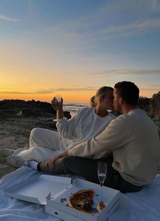 Šta da učinite ako vam smeta što vaš partner prati seksi blogerke na Instagramu