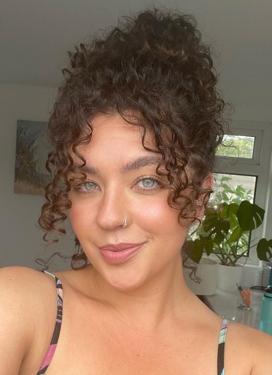 Saveti kako da stilizujete prirodno kovrdžavu kosu