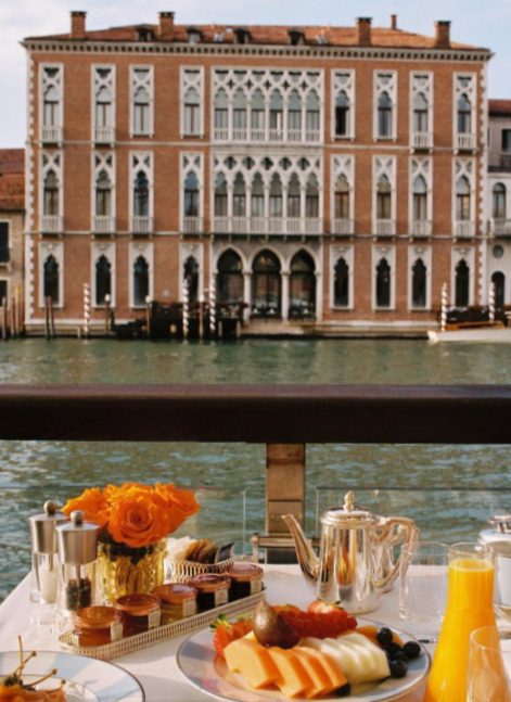 Gledali ste “House of Gucci”? Evo kako da putujete kao oni!