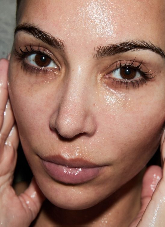 Shower makeup – novi TikTok trend za mokri izgled šminke!