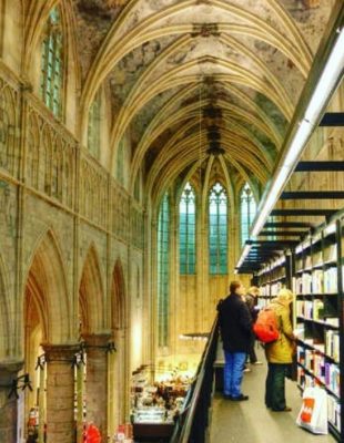 Neobični enterijer katedrale pretvorene u knjižaru