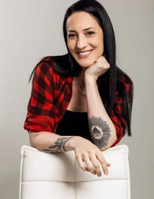 Dina Đorđević, tattoo umetnica: „Motive mojih tetovaža povezuje ljubav“