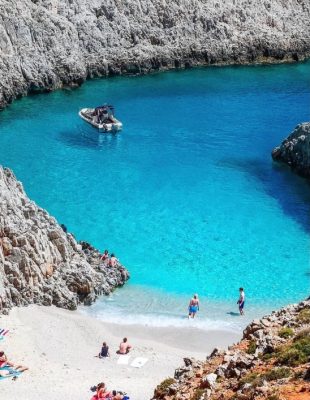 Tirkizno more i savršen pesak: 10 plaža u Grčkoj koje lepotom oduzimaju dah