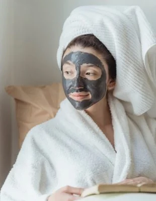 Kako napraviti masku za lice: Najbolji recepti za negu iz topline doma