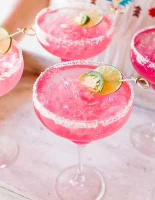Top 5 roze koktela koji su idealni za izlazak s drugaricama