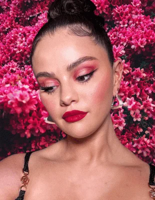 Moulin Rouge šminka Selene Gomez je njen najupečatljiviji look u 2023.
