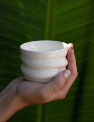 Emilija stvara najoriginalnije predmete od keramike – i poziva nas da “zastanemo” i uživamo u malim ritualima