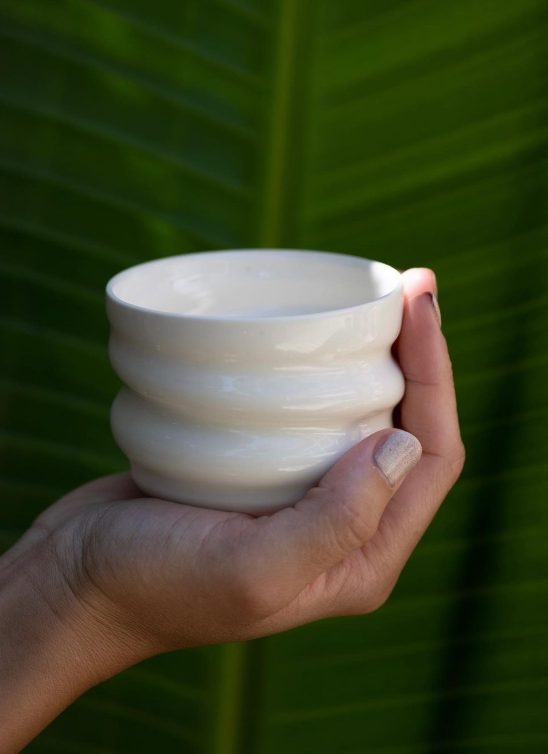 Emilija stvara najoriginalnije predmete od keramike – i poziva nas da “zastanemo” i uživamo u malim ritualima