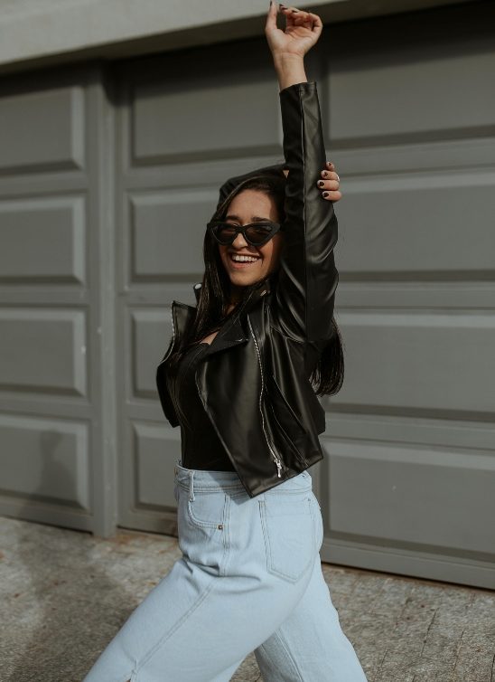 Sloboda u pokretu: Otkrijte savršenu bajkersku jaknu za svoj stil