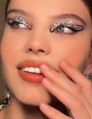 Hromirani ajlajner je prolećni makeup trend kome se posebno radujemo