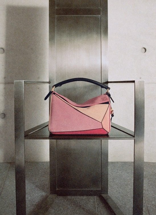 Loewe proslavlja 10 godina kultne “Puzzle” torbe, a jedan novi model je naš ultimativni favorit