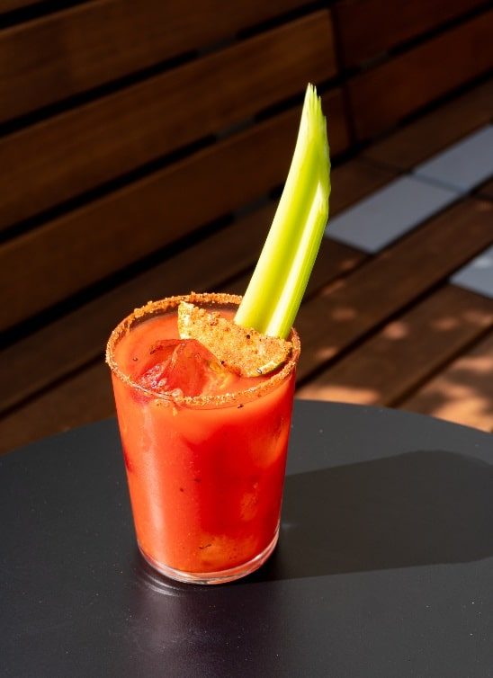 Jul u KISSA10: Latino Sunday, tiki estetika i di-džejevi tokom celog leta