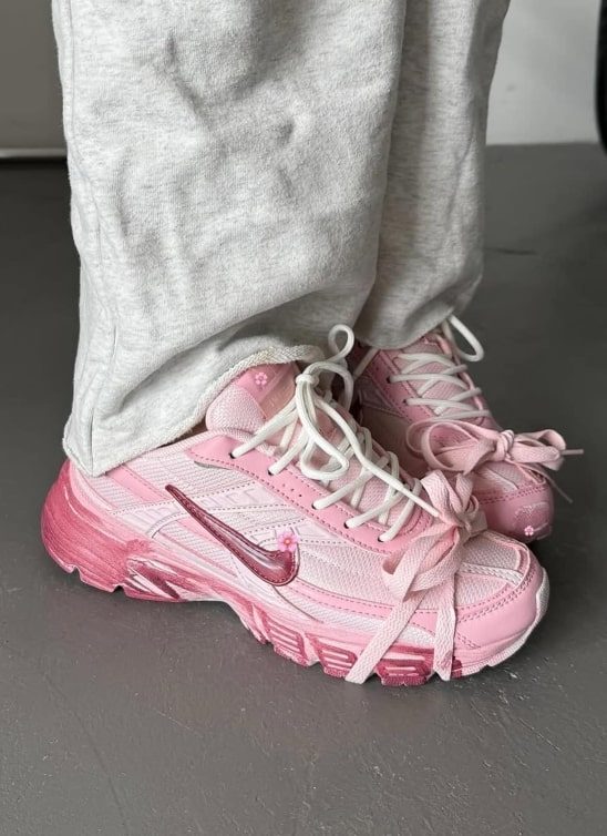 Nike “Initiator” u ružičastoj boji: Povratak retro modela koji želimo u kolekciji