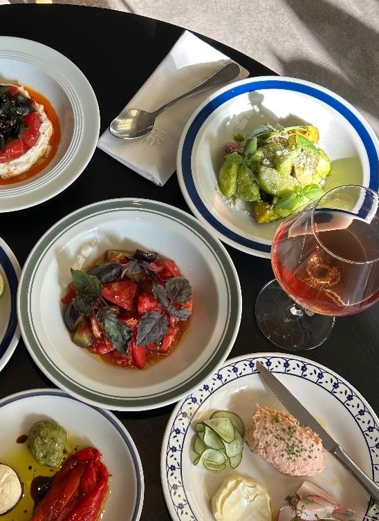 Beogradski June cafe osvežio je večernji letnji meni, imamo detalje