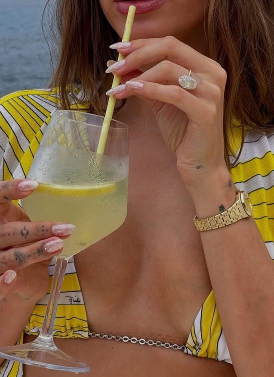 Nokti u obliku badema su omiljeni među poznatim ličnostima, a evo kako da ih nosite