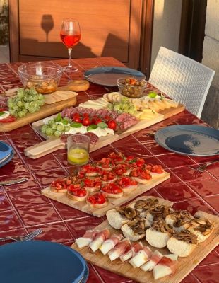 Donosimo 3 predloga za grupne večere koje će oduševiti vašu ekipu