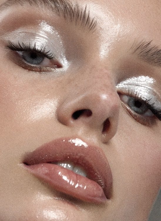 8 razloga zbog kojih se šminka razdvaja – i kako to sprečiti