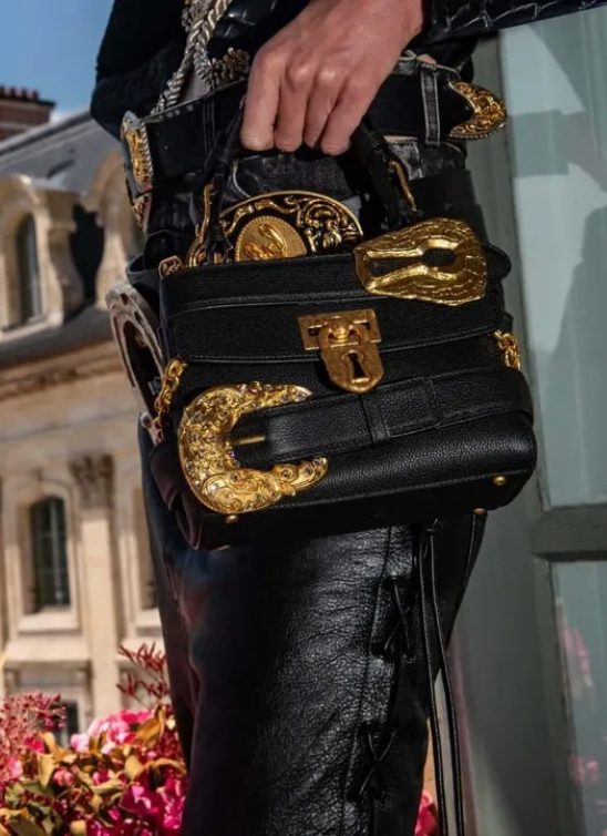 Schiaparelli Secret je najtraženija torba sezone, a evo zbog čega je posebna