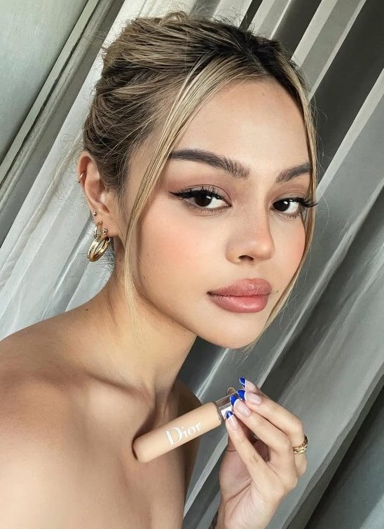 Korektor, korektor u boji ili posvetljivač: Šta je razlika i kada koristiti svaki?