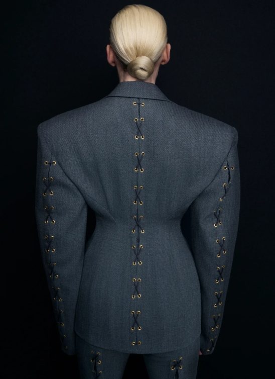 Schiaparelli jesen/zima 2025: Krojenje kao skulptura i novi izraz ženstvenosti