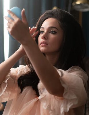 “Mom Birth Year Makeup” je TikTok trend koji nas vraća u prošlost