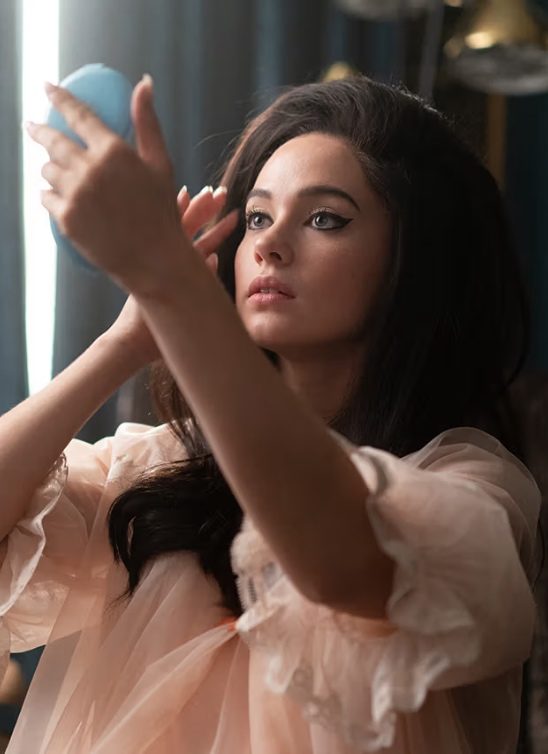 “Mom Birth Year Makeup” je TikTok trend koji nas vraća u prošlost