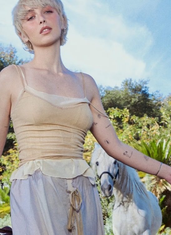 Kako kupovati vintage dizajnerske komade kao Emma Chamberlain