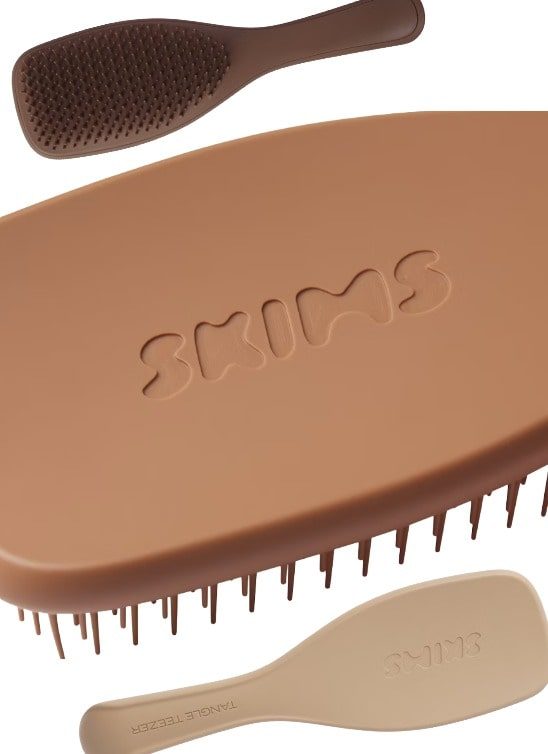 Lansirana je SKIMS x Tangle Teezer kolaboracija, kao prvi korak za Skims Beauty