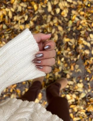 Braon je nova crna: 22 ideje za manikir koje će obeležiti jesen