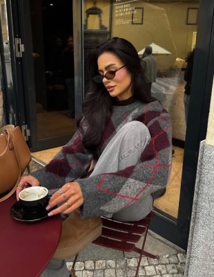 Ovo su džemperi u trendu koji vladaju streetstyle-om u 2025.