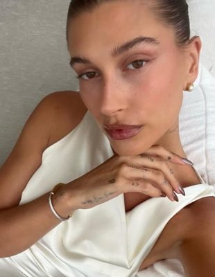 Siva maskara je novi TikTok beauty favorit i suptilna zamena za crnu