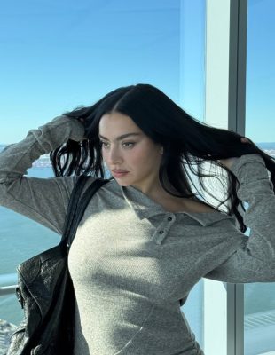 Sve što znamo o novom albumu Charli XCX “Wuthering Heights”