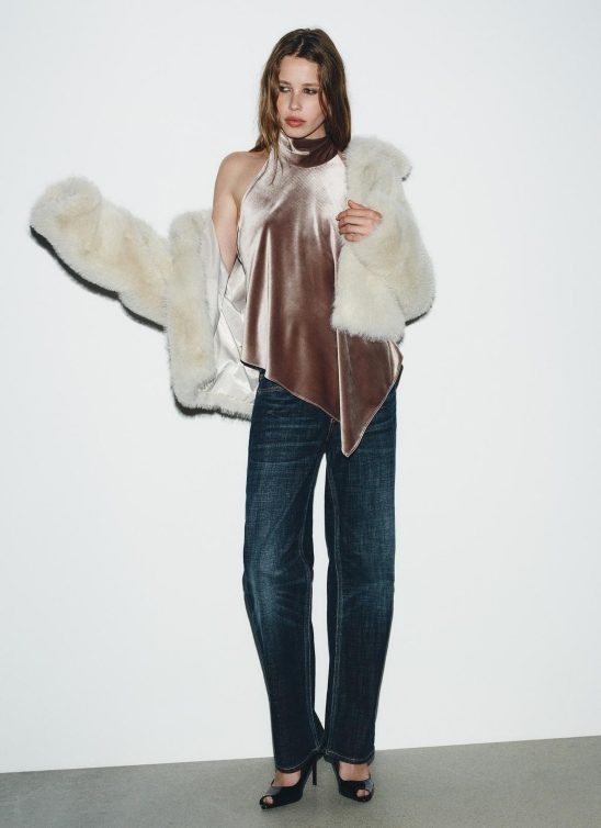 Šta nosimo na praznične žurke? Ovi elegantni topovi su rešenje