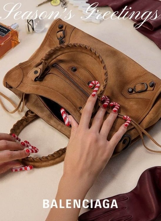 Zvezda nove Balenciaga kampanje je (verovali ili ne) praznični nail art