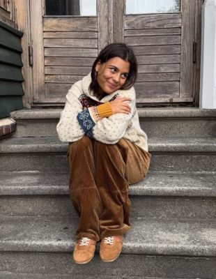 Ove zime nosimo somotske pantalone i patike, a evo i kako