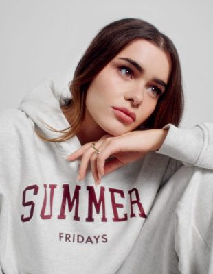 Kad se spoje kultni balzam i hoodie, nastane GAP x Summer Fridays kolekcija zbog koje ne želimo da izađemo iz kuće
